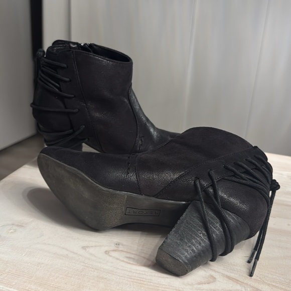 Report Heels - Picture 5 of 12